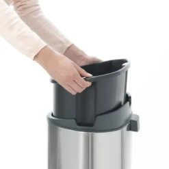 Brabantia Touch Bin 40 Liter RVS -Meubel Pracht 123 3822