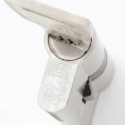 Nemef Veiligheidscilinder NF4 Met Keersleutel 30/30 Mm SKG 3-sterren 12 Nemef Veiligheidscilinder NF4 Met Keersleutel 30/30 Mm SKG 3-sterren -Meubel Pracht 123 5155