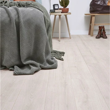 Bruynzeel Origineel Plus Laminaat Wild Wit 4V-groef 8 Mm 2,4 M2 3 Bruynzeel Origineel Plus Laminaat Wild Wit 4V-groef 8 Mm 2,4 M2